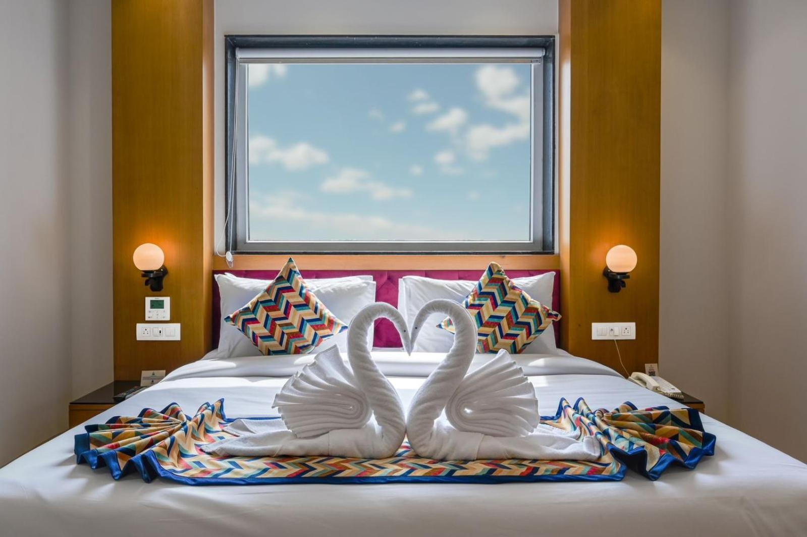 Classio Royale By Io Hotels Near Golden Temple อัมริตสา ภายนอก รูปภาพ