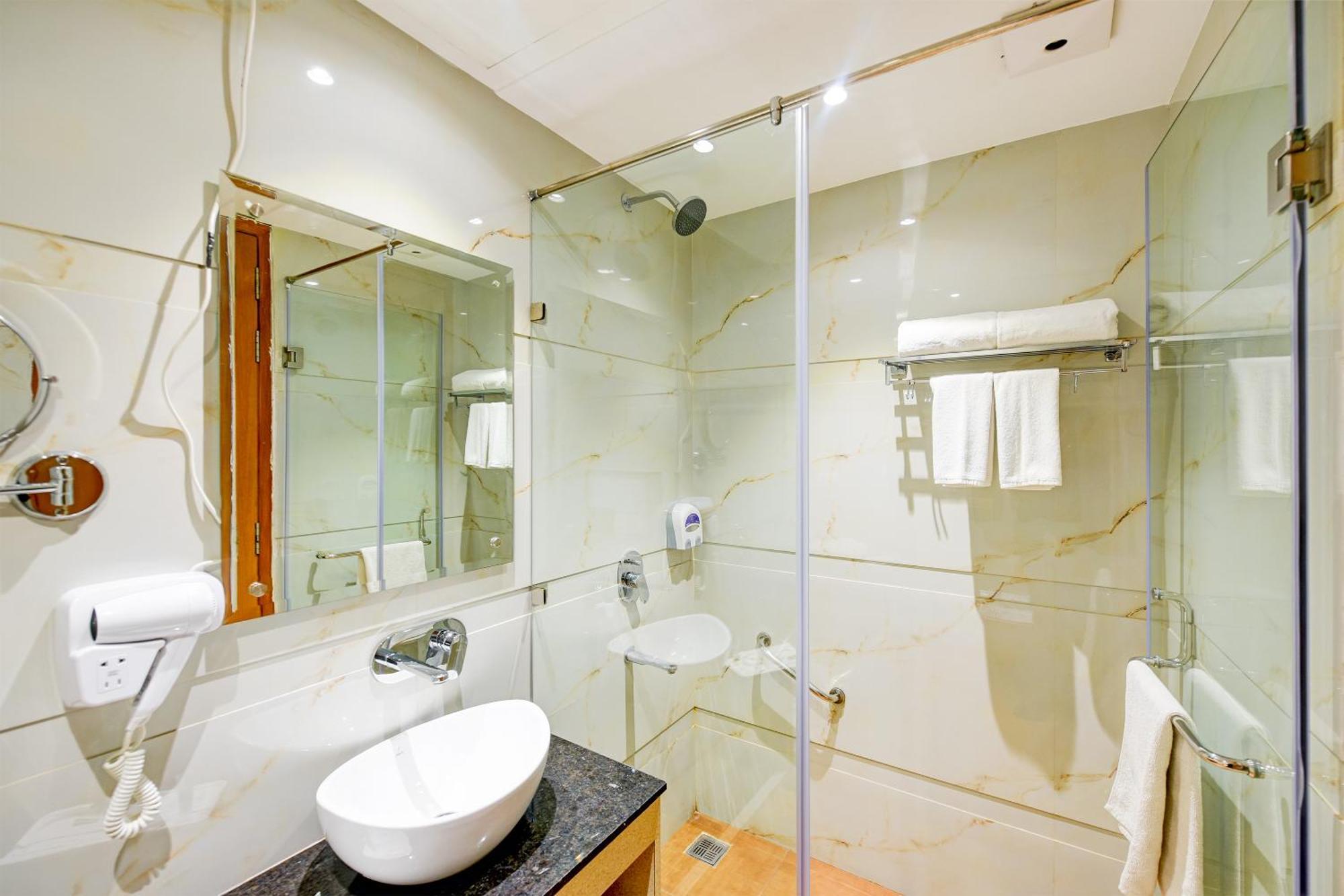 Classio Royale By Io Hotels Near Golden Temple อัมริตสา ภายนอก รูปภาพ