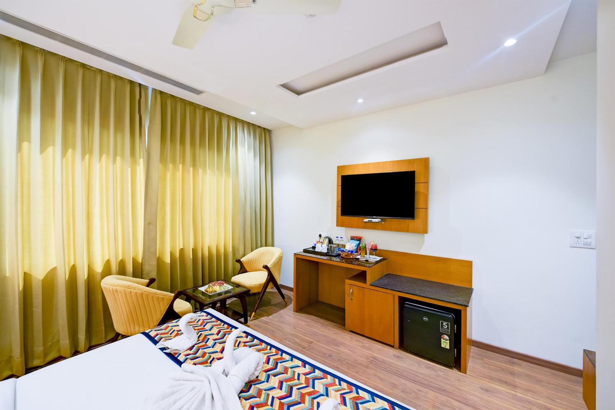 Classio Royale By Io Hotels Near Golden Temple อัมริตสา ภายนอก รูปภาพ